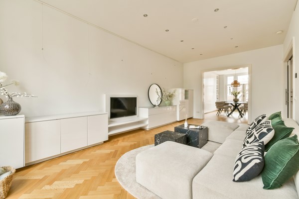 Medium property photo - Jacob Obrechtstraat 1-2, 1071 KC Amsterdam